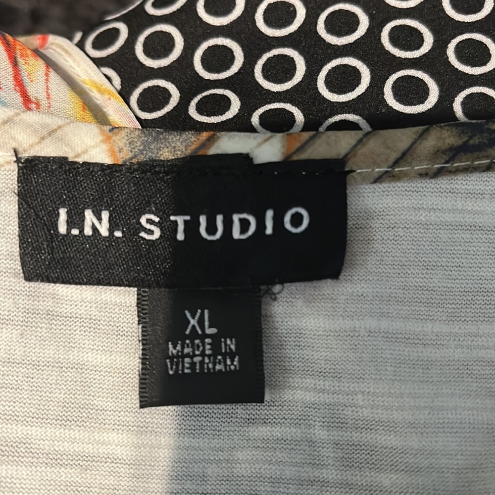 I.N. Studio Top - Picture 6 of 6